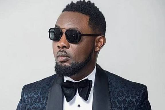 Comedian AY Makun sparks reactions after warning people to beware of friends who chase negative news for clout